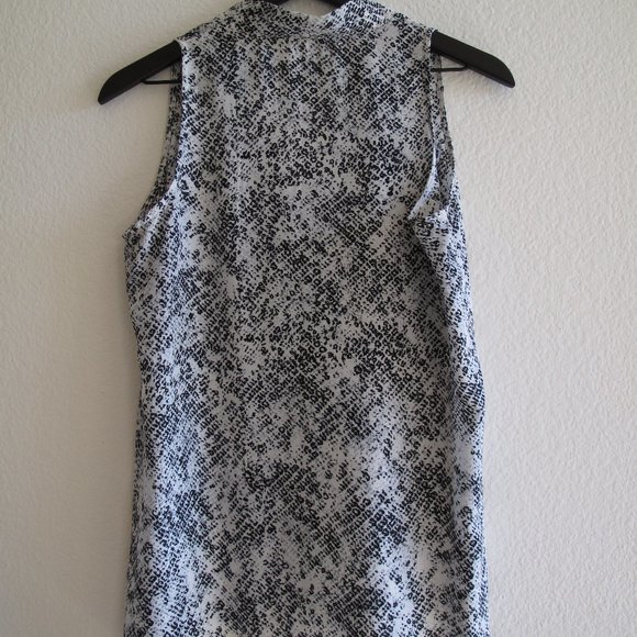 VIOLET + CLAIRE White Leopard Print Top - Picture 4 of 11